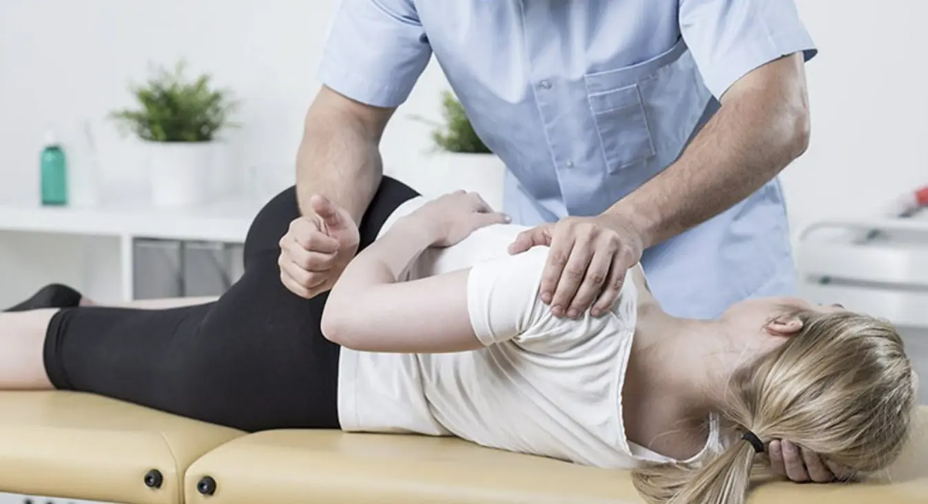 Trị liệu thần kinh cột sống chữa bệnh thoát vị đĩa đệm