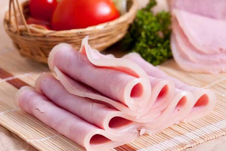 Người huyết áp cao nên kiêng thịt nguội