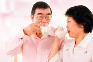 Uống sữa có tốt cho tim mạch không? 10 Loại sữa tốt nhất